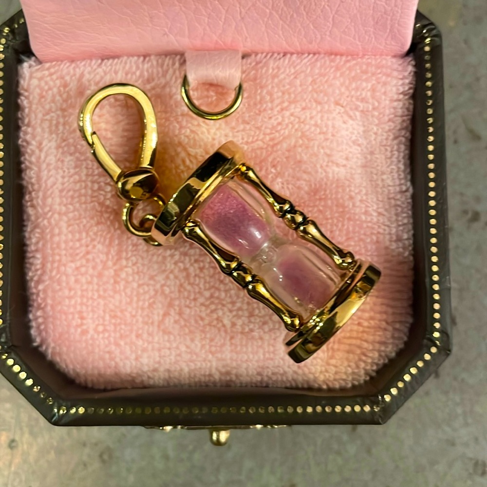 Retired Juicy Couture pink hourglass charm YJRU2195 new in box